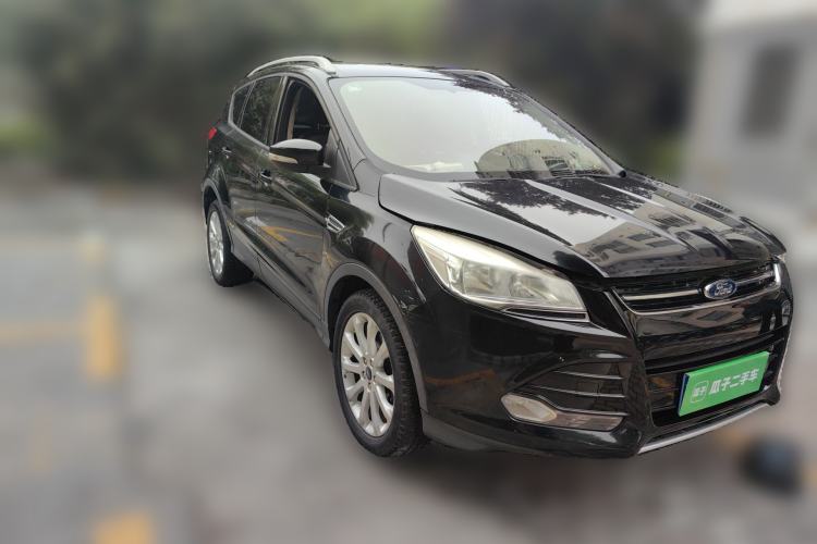 Used Ford Kuga 2015 1.5L GTDi Two-Wheel-Drive Comfort Model Front Right 45 Deg