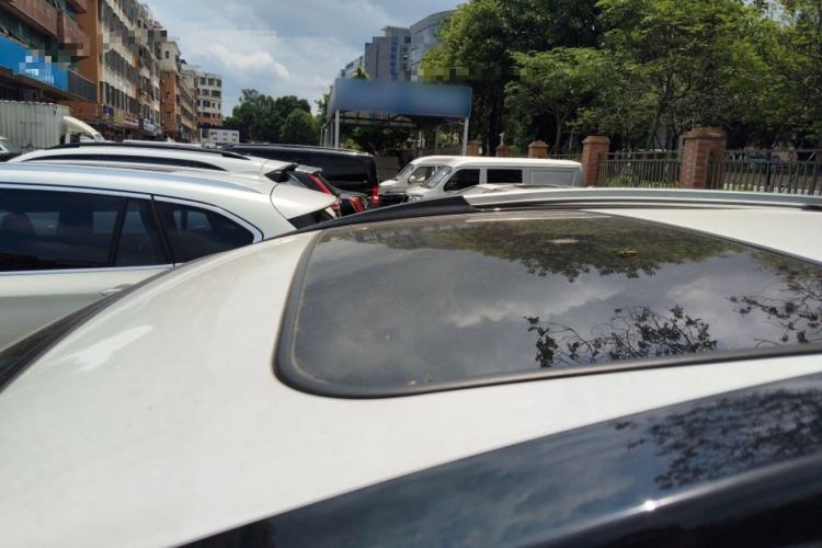 Used Haval H6 2013 Sports Edition 1.5T Manual Two-Wheel Drive Elite Model Roof