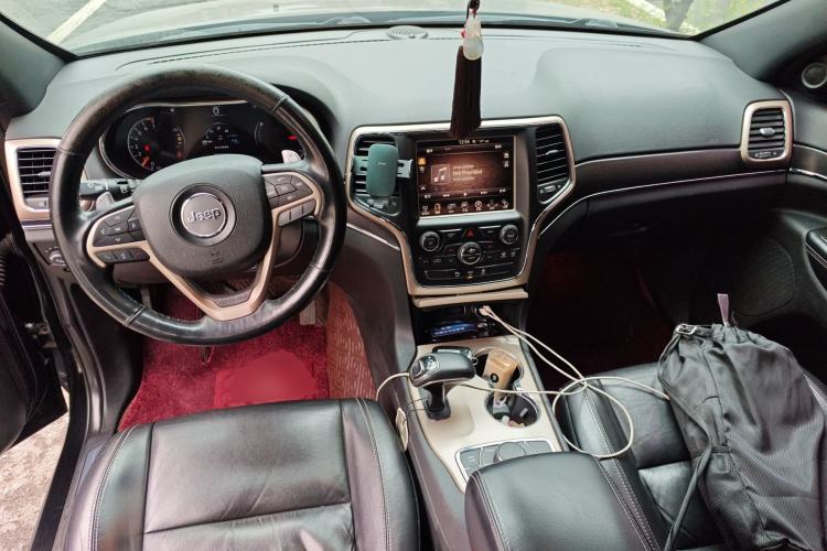 Used Jeep Grand Cherokee 2015 3.0L Comfort Navigation Edition Center Console