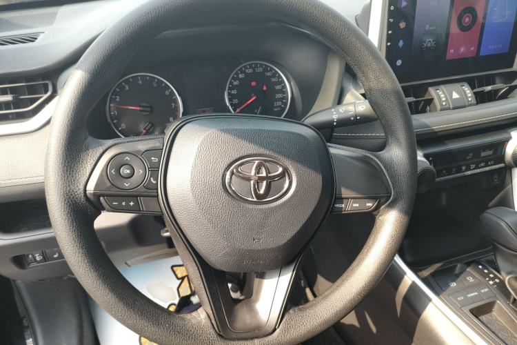 Used Toyota Wildlander 2022 Updated Version 2.0L CVT Two-Wheel Drive Leading Edition Steering Wheel