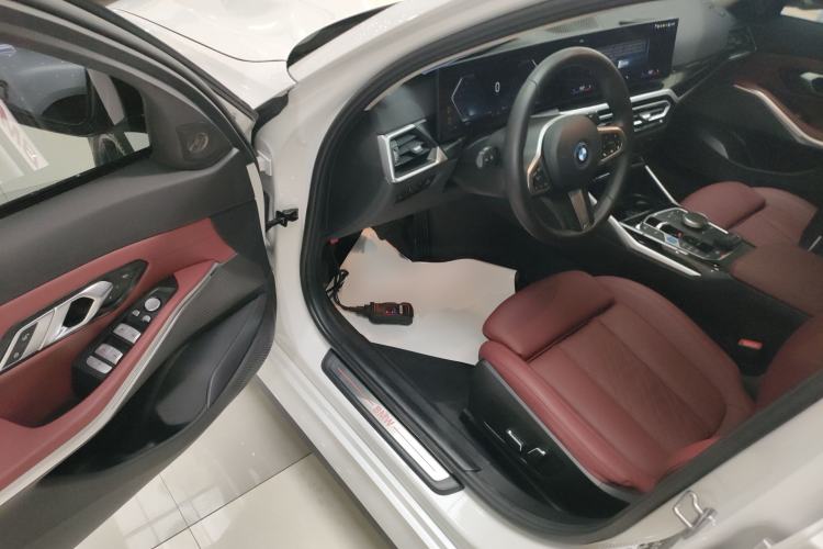 Used BMW i3 2022 eDrive 35 L
