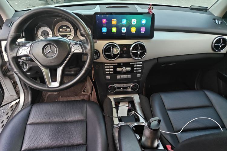 Used Mercedes-Benz GLK-Class 2013 GLK 300 4MATIC Fashion Model Center Console