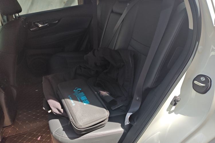 Used Nissan X-Trail 2023 Classic 2.0L Two-Wheel Drive Smart Connect Premium Edition Left Rear Seat