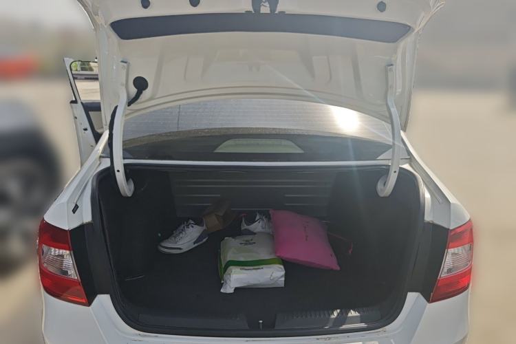 Used Skoda Rapid 2015 1.6L Automatic Smart Selection Model Trunk