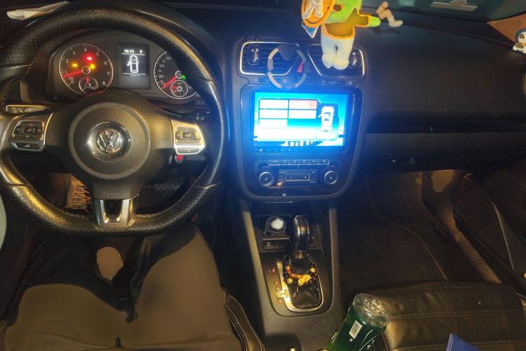 Used Volkswagen Scirocco 2010 2.0 TSI Sport Edition Center Console