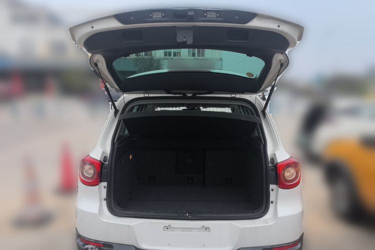 Used Volkswagen Tiguan 2010 2.0 TSI Automatic All-Wheel Drive Flagship Edition Trunk