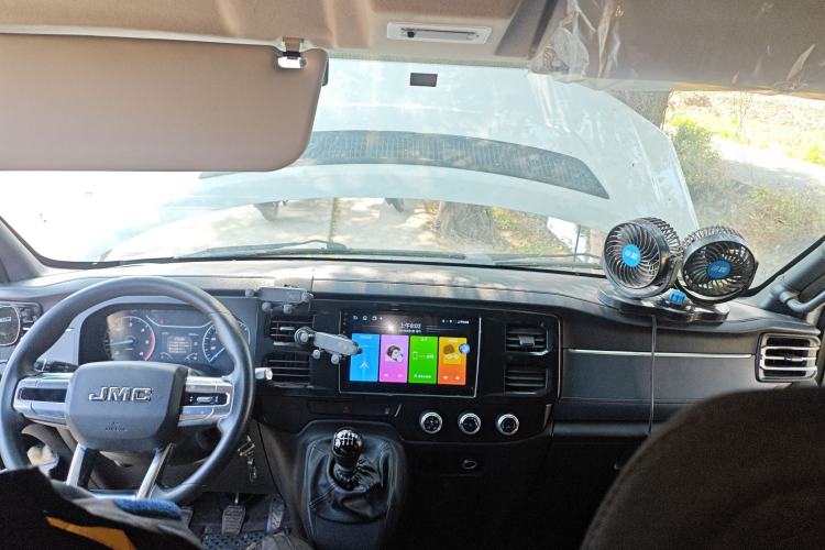 Used JMC Fushun 2023 2.0T Manual Mid-Drive Mid-Roof Commercial Multi-Purpose 7-Seater Passenger Vehicle
