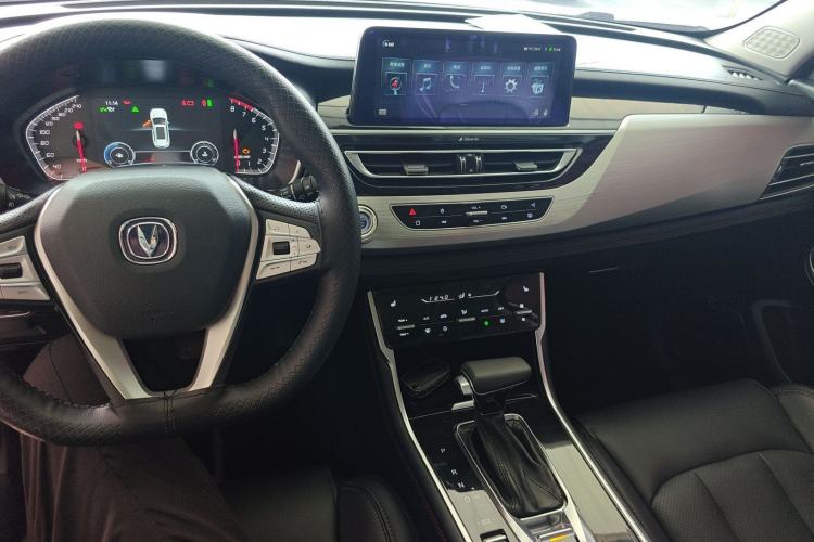 Used CHANGAN CS75 2020 280T Automatic Ya Zhi Model China VI Standard Center Console