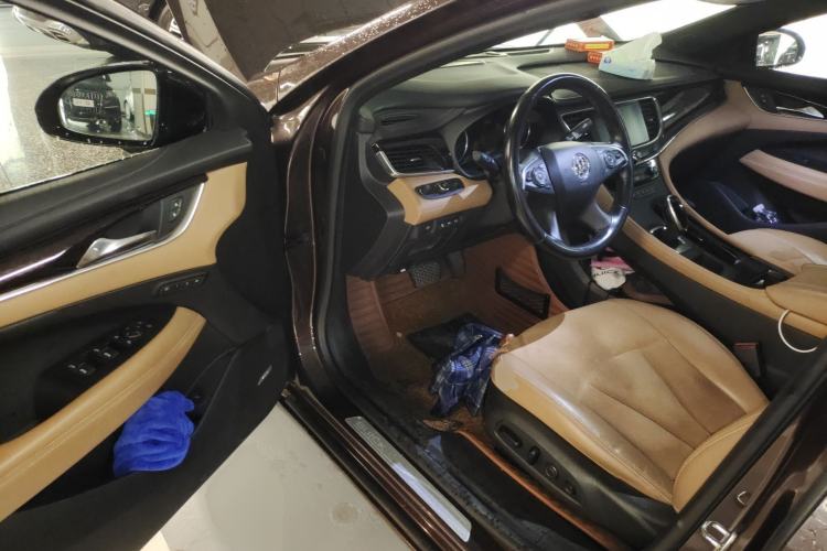 Used Buick LaCrosse 2018 28T Luxury Model Driver Seat