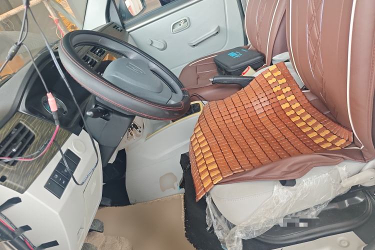 Used Jinbei New Hiace X30L 2021 1.5L Wealth Edition Bus Non-Air-Conditioned China VI Standard SWC15M Left Front Seat