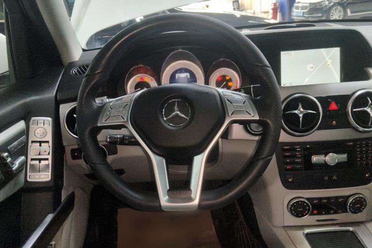 Used Mercedes-Benz GLK-Class 2015 GLK 300 4MATIC Fashion Edition Ultimate Version
