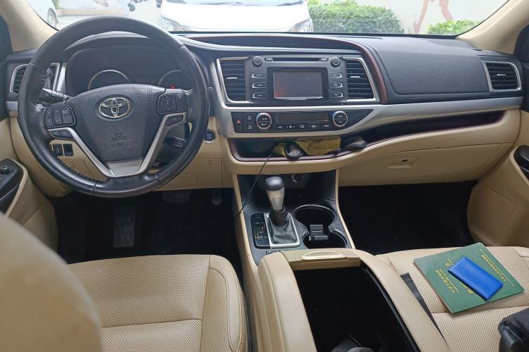 Used Toyota Highlander 2017 2.0T Four-Wheel Drive Luxury Edition 7 Seats