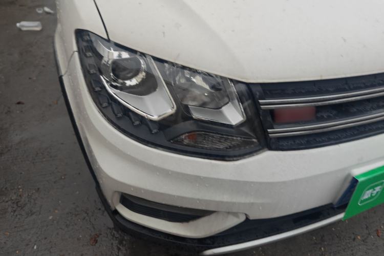 Used Dongfeng Fengon 370 2016 1.5L Manual Standard Edition SFG15-02 5 Seats