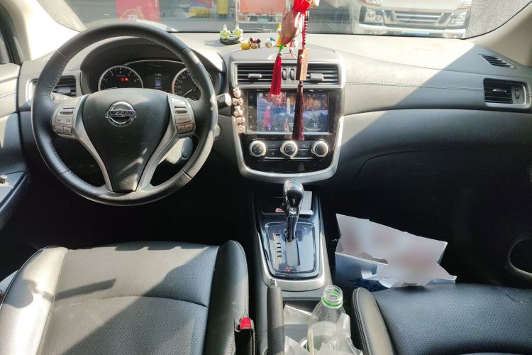 Used Nissan Tiida 2023 1.6L CVT Smart Drive Version Center Console