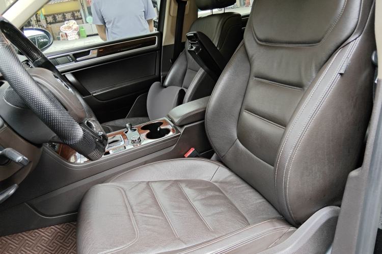 Used Volkswagen Touareg 2014 3.0 TSI New Edition Left Front Seat