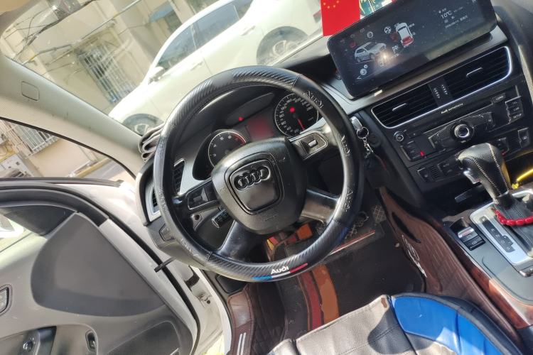 Used Audi A4L 2012 2.0 TFSI automatic Comfort trim level
