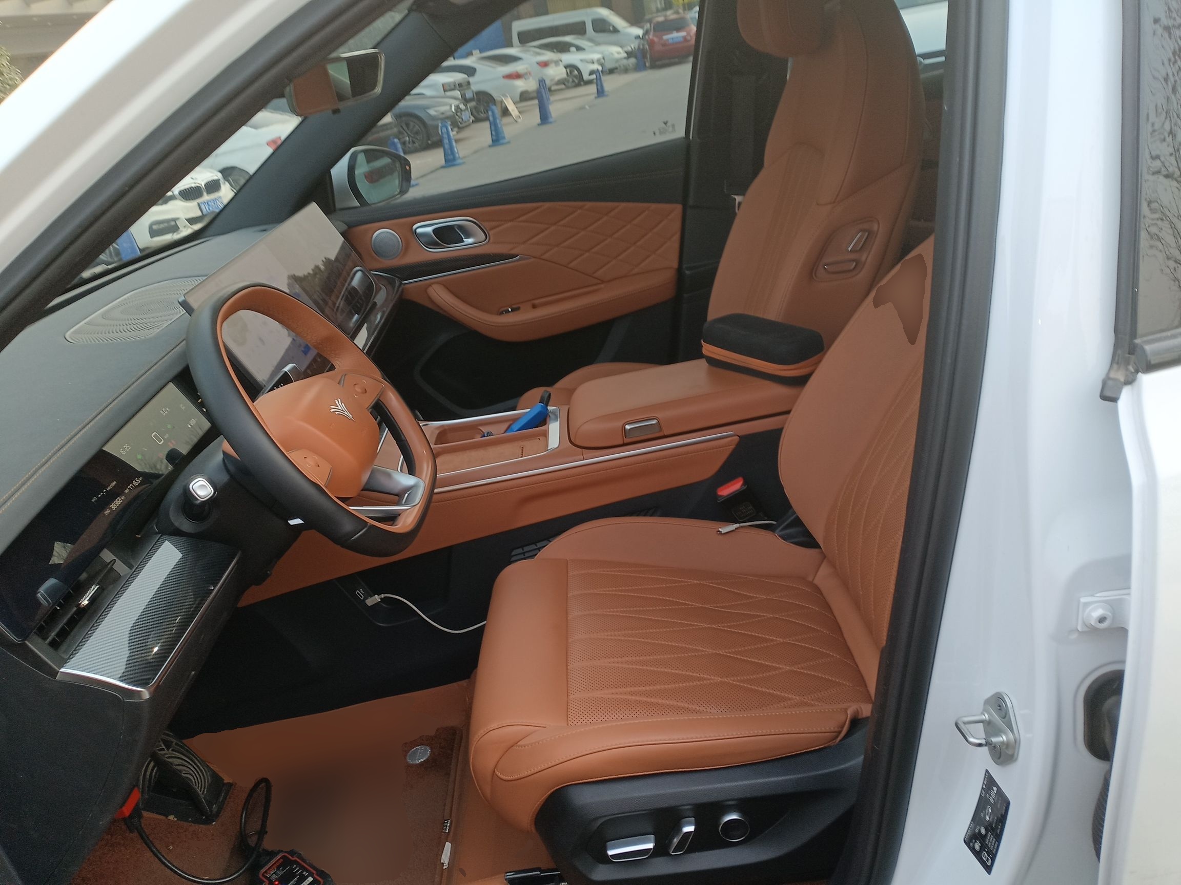 Переднее сиденье в автомобиле