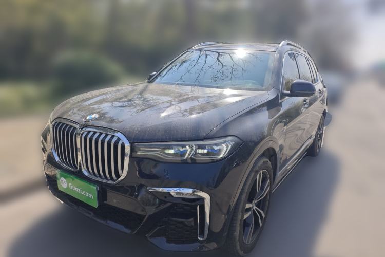 Used BMW X7 2022 xDrive40i Luxury Package with Leading Features