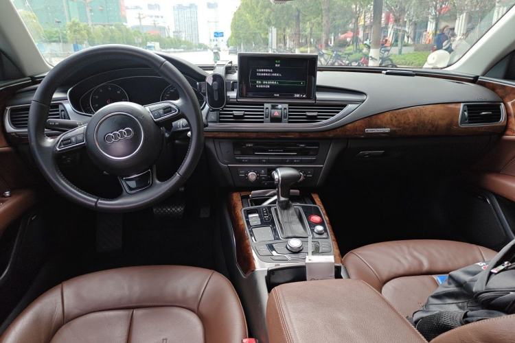 Used Audi A7 2013 50 TFSI quattro Comfort trim
