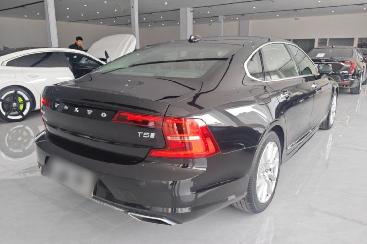 Used Volvo S90 2020 Facelifted T5 Zhiyi Luxury Edition
