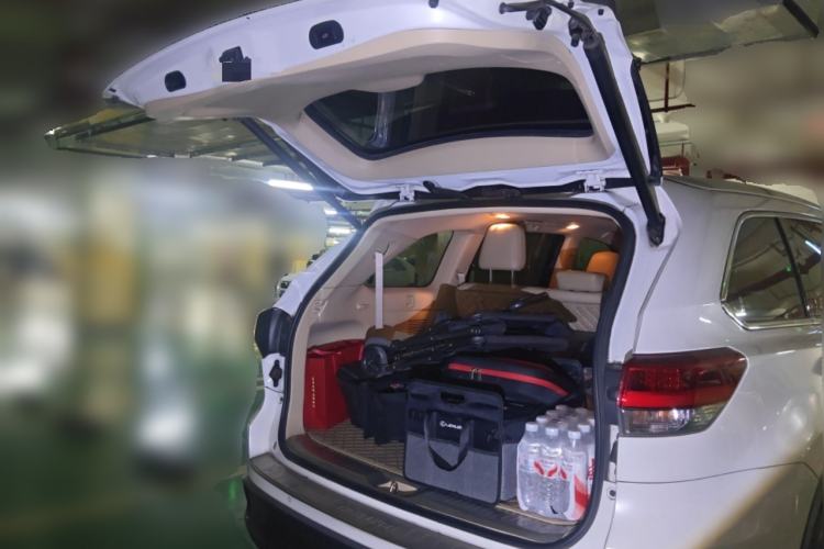 Used Toyota Highlander 2018 2.0T Four-Wheel Drive Luxury Edition 7 Seats China V Emission Standard
