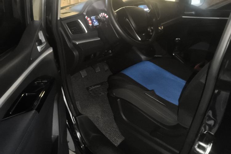 Used FORTHING Lingzhi 2023 M5L 1.6L Comfort 9-Seater