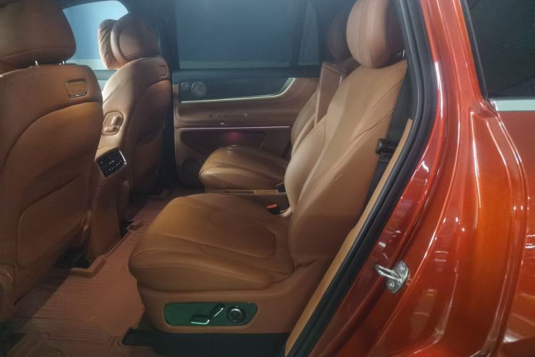 Used Hima AITO M9 2024 Range-Extended Max Edition 42 kWh 6-Seater Version Left Rear Seat