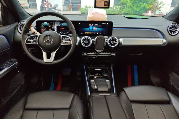 Used Mercedes-Benz GLB 2021 GLB 180 Fashion Model Center Console