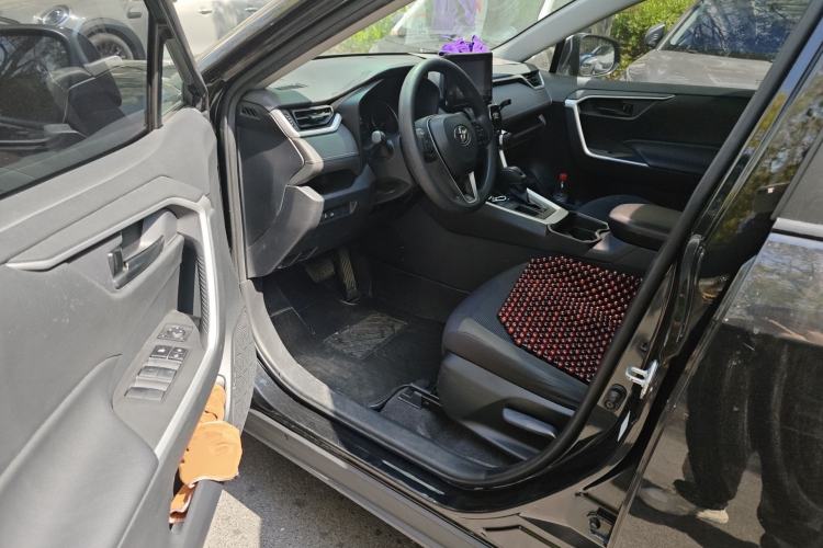 Used Toyota RAV4 2022 2.0L CVT Two-Wheel Drive Urban Edition Driver Seat