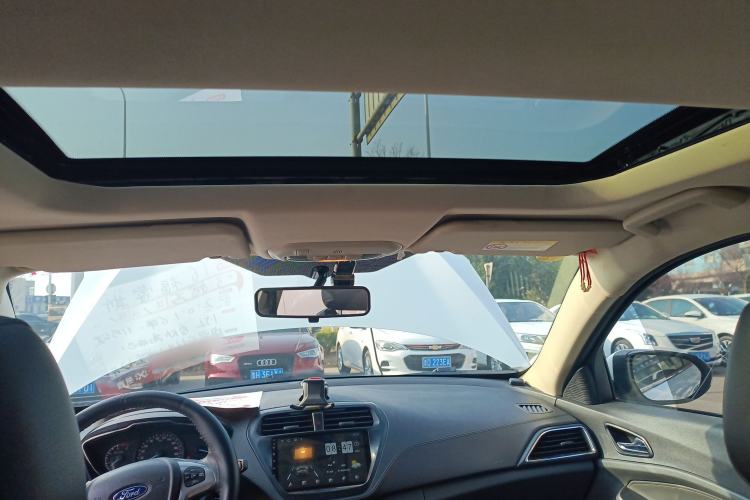 Used Ford Escort 2015 1.5L Automatic Fashion Model
