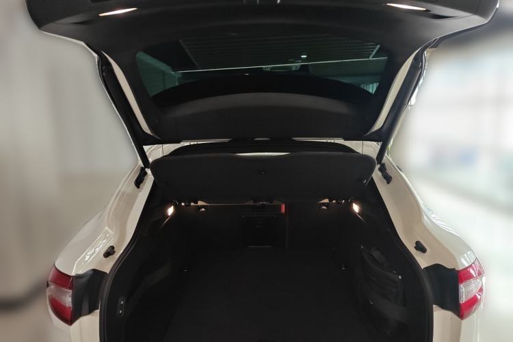 Used Maserati Levante 2018 3.0T Standard Edition Trunk