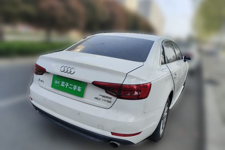 Used Audi A4L 2017 40 TFSI Ambition Edition
