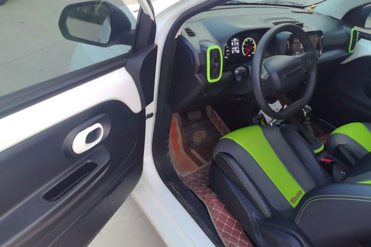 Used Roewe Clever 2021 302 km New Four-Seater Super-Efficient Version