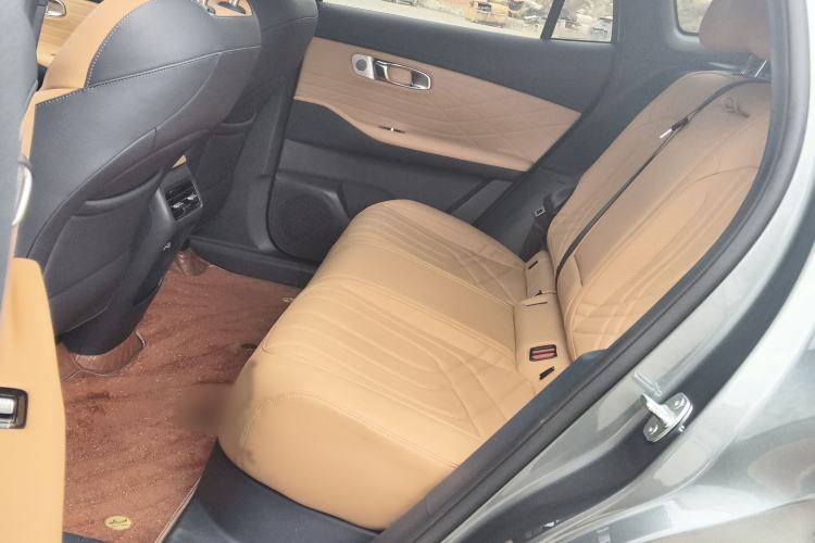 Used Geely Galaxy Xingjian 7 EM-i 2025 120km Exploration+ Version Interior 2