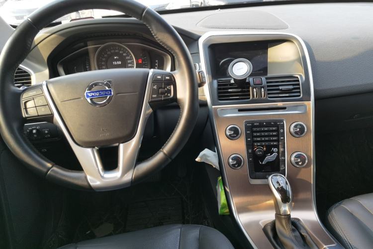 Used Volvo XC60 2017 T5 AWD Smart Upgrade Model