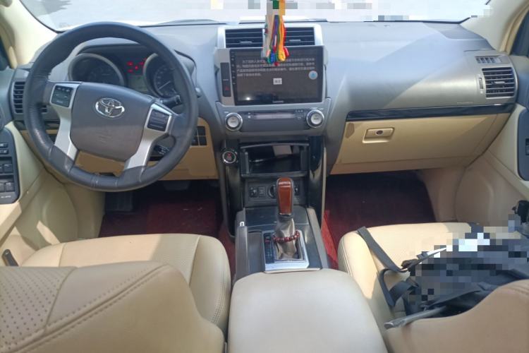 Used Toyota Prado  Center Console