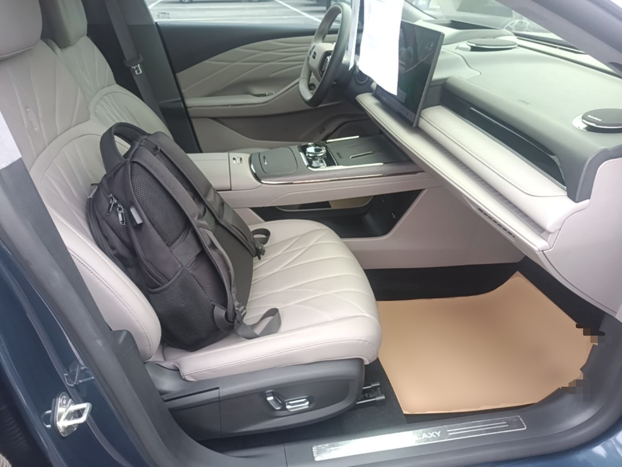 Geely Galaxy 8 2025 130km EM-P Starship Edition — снимка 19