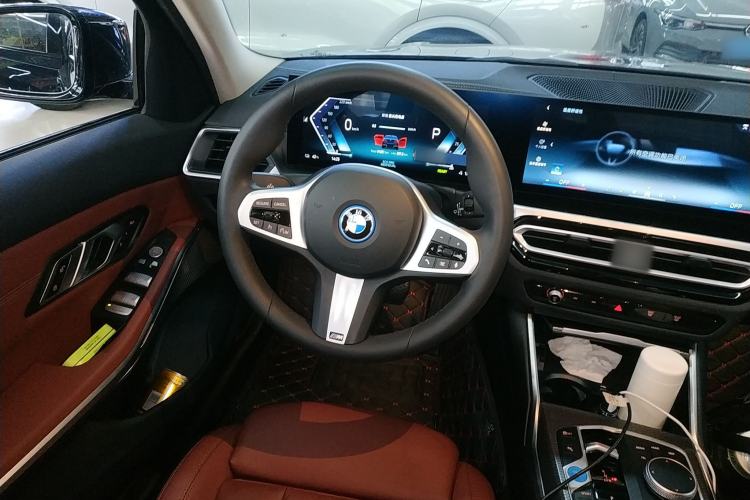 Used BMW i3 2024 eDrive 40 L Midnight Edition Steering Wheel