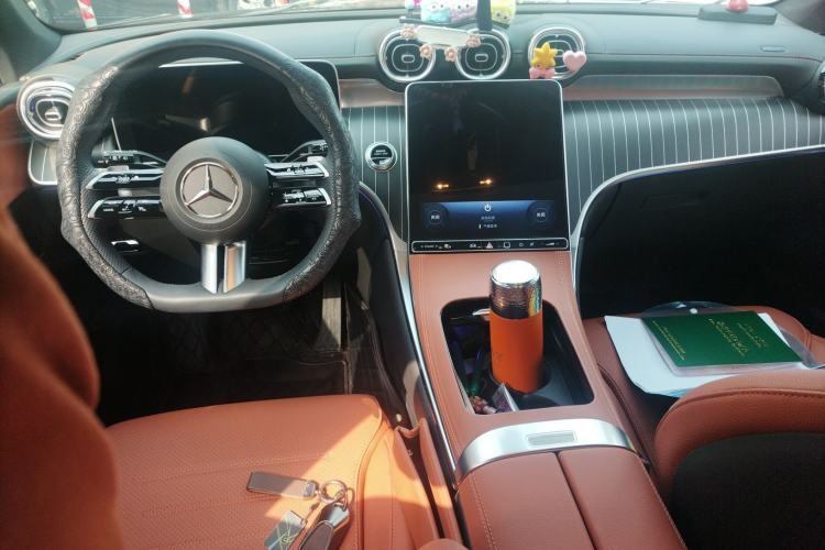 Used Mercedes-Benz GLC 2024 GLC 300 L 4MATIC Dynamic Edition 5-seater Center Console