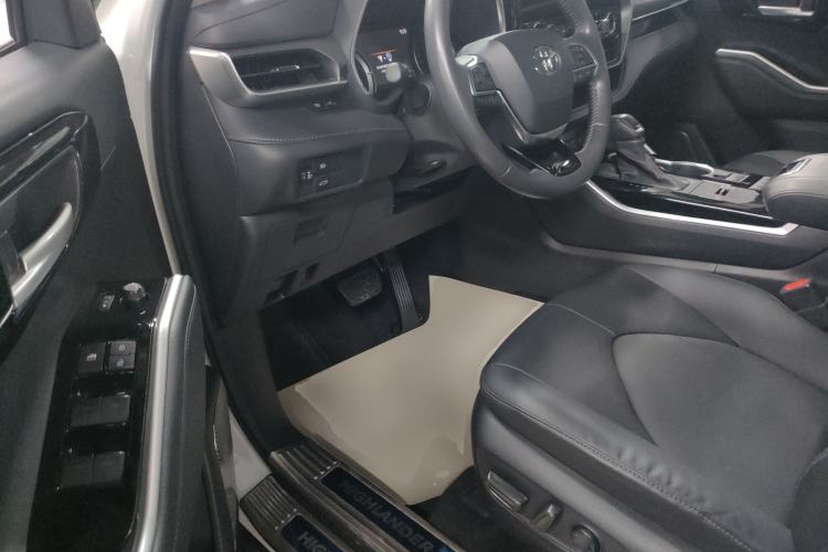 Used Toyota Highlander 2022 Dual-Engine 2.5L Four-Wheel Drive Prestige Version 7 Seats
