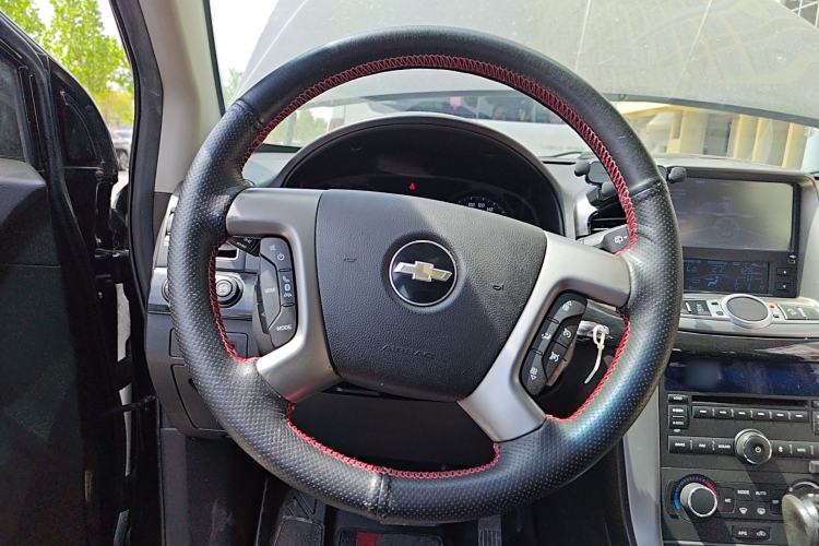 Used Chevrolet Captiva 2012 2.4L 4x4 Flagship Edition 7 Seats Steering Wheel