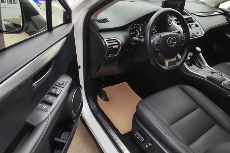 Used Lexus NX 2017 300 Front-Wheel-Drive Limited Edition Interior 3