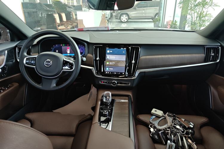 Used Volvo S90 2024 B5 Zhiyuan Luxury Edition