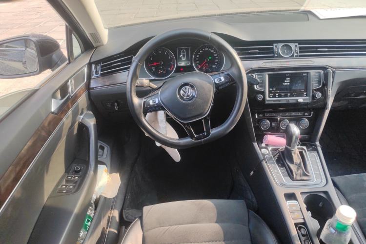 Used Volkswagen Magotan 2017 330TSI DSG Luxury Model Steering Wheel