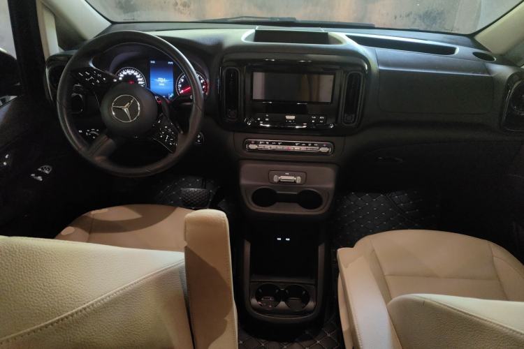 Used Mercedes-Benz Vito 2024 2.0T Elite Version 9 Seats Center Console