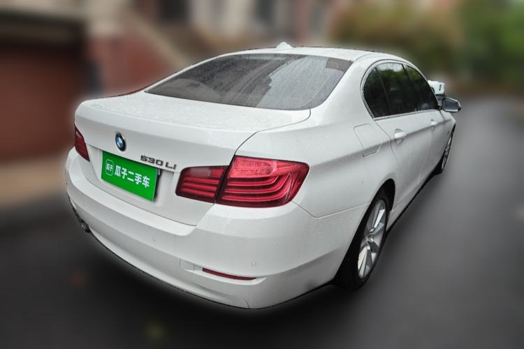 Used BMW 5 Series 2013 530Li Leading Model Rear Right 45 Deg