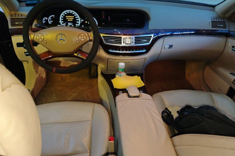 Used Mercedes-Benz S-Class 2010 S 300 L Luxury Model Center Console