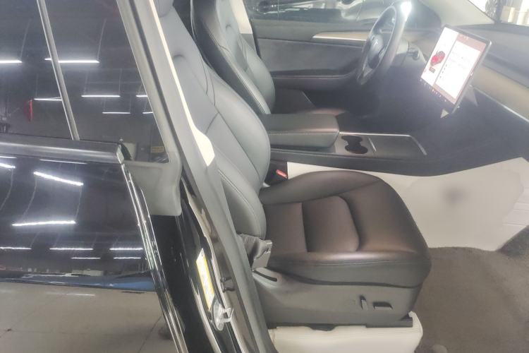 Used Tesla Model Y 2022 Long-Range All-Wheel-Drive Version