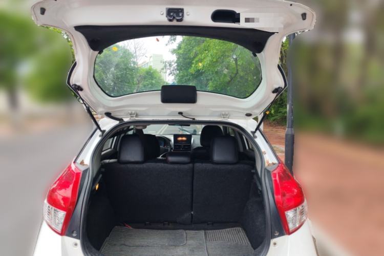 Used Toyota YARiS L Zhi Xuan 2015 1.5E Automatic Charm Edition Trunk