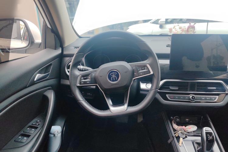 Used BYD Song 2021 Classic Edition 1.5T Automatic Elite Model Steering Wheel